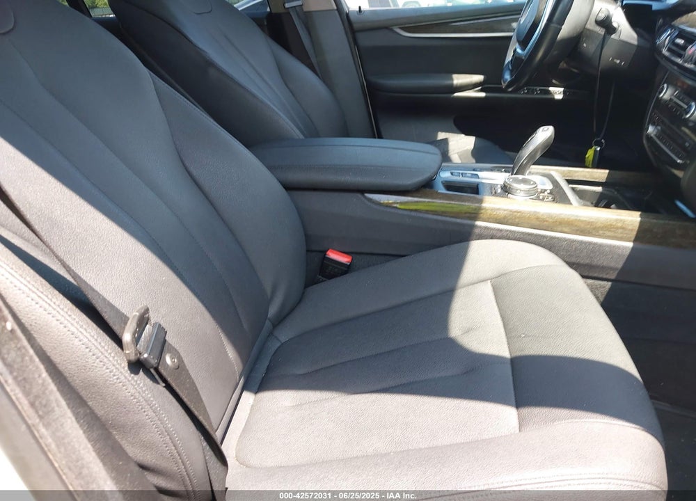 2015 BMW X5 VIN: 5UXKR0C54F0P15523