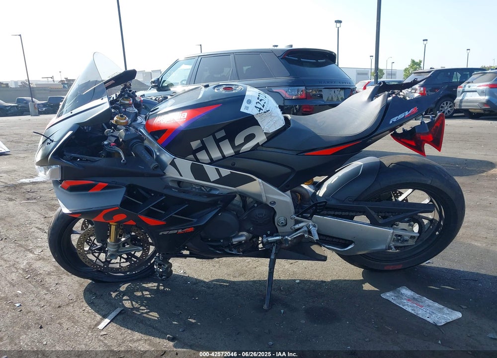 2023 APRILIA RSV4 FACTORY VIN: ZD4KYUB06PS000769