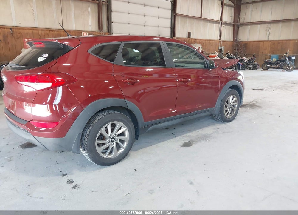 2018 HYUNDAI TUCSON SE VIN: KM8J2CA48JU766100