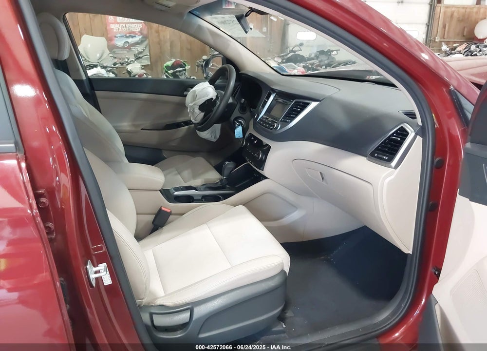 2018 HYUNDAI TUCSON SE VIN: KM8J2CA48JU766100