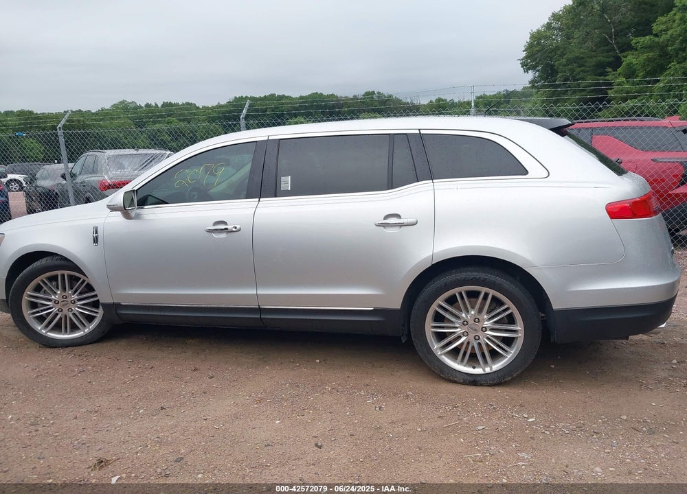 2016 LINCOLN MKT VIN: 2LMHJ5AT3GBL01960