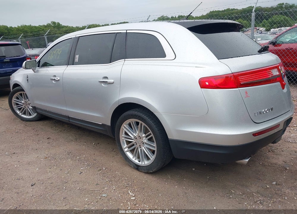 2016 LINCOLN MKT VIN: 2LMHJ5AT3GBL01960