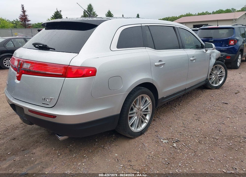 2016 LINCOLN MKT VIN: 2LMHJ5AT3GBL01960