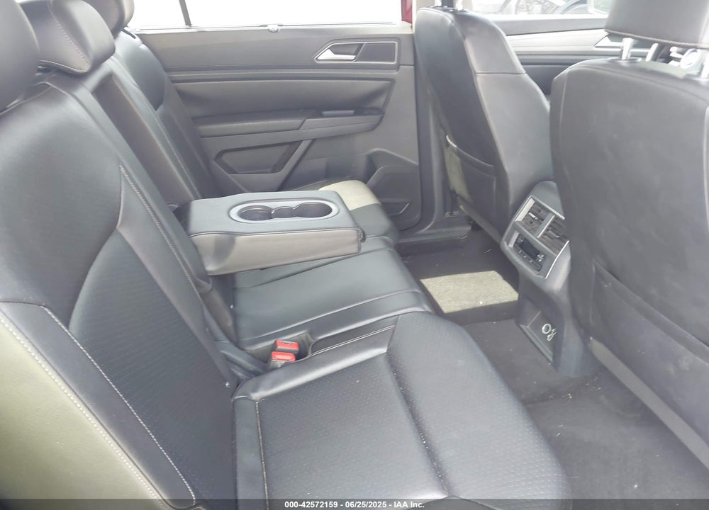 2018 VOLKSWAGEN ATLAS VIN: 1V2KR2CA5JC531045