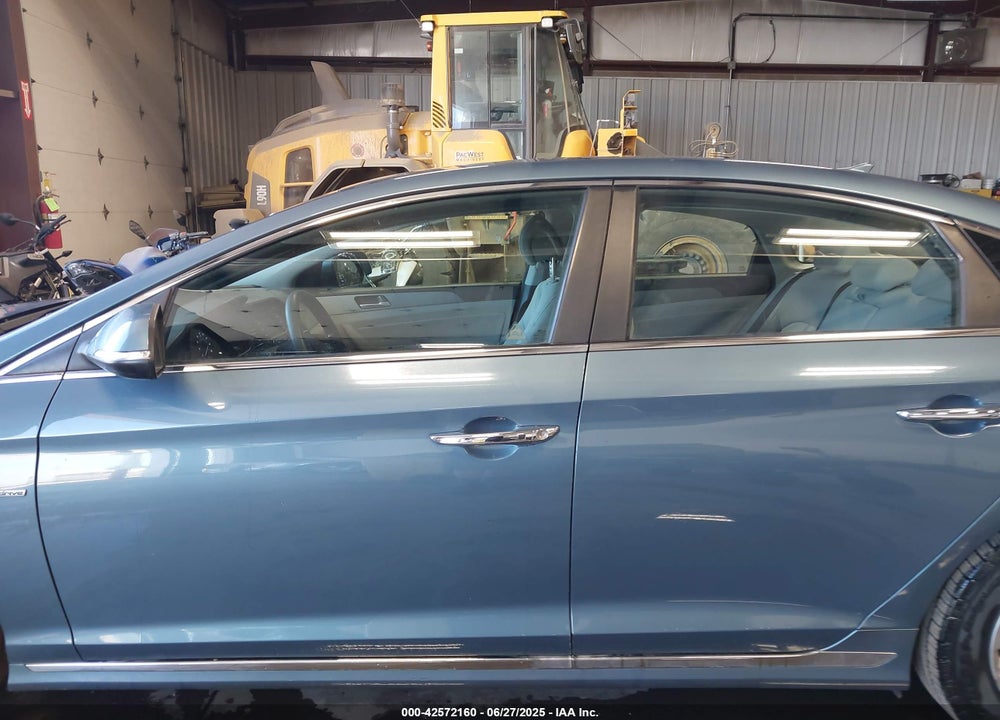 2016 HYUNDAI SONATA HYBRID SE VIN: KMHE24L11GA012430