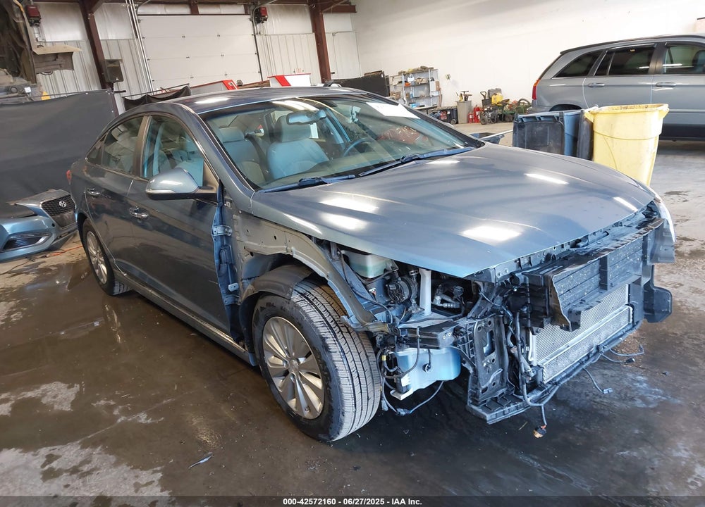 2016 HYUNDAI SONATA HYBRID SE VIN: KMHE24L11GA012430