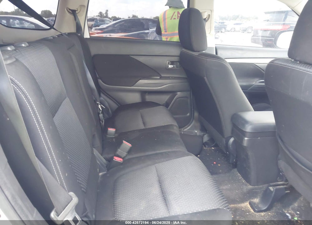 2016 MITSUBISHI OUTLANDER SE/SEL VIN: JA4AD3A35GZ003401
