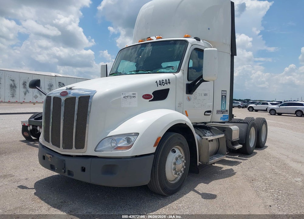 2020 PETERBILT 579 VIN: 1XPBAK9XXLD656350