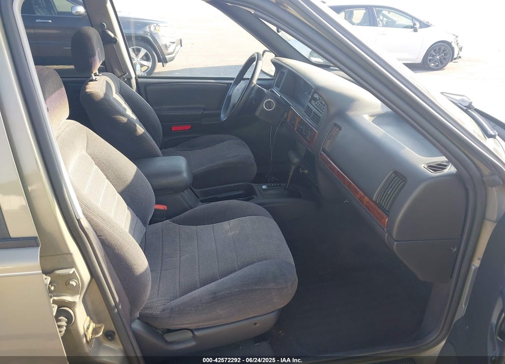 1998 JEEP GRAND CHEROKEE LAREDO VIN: 1J4FX58S1WC192894