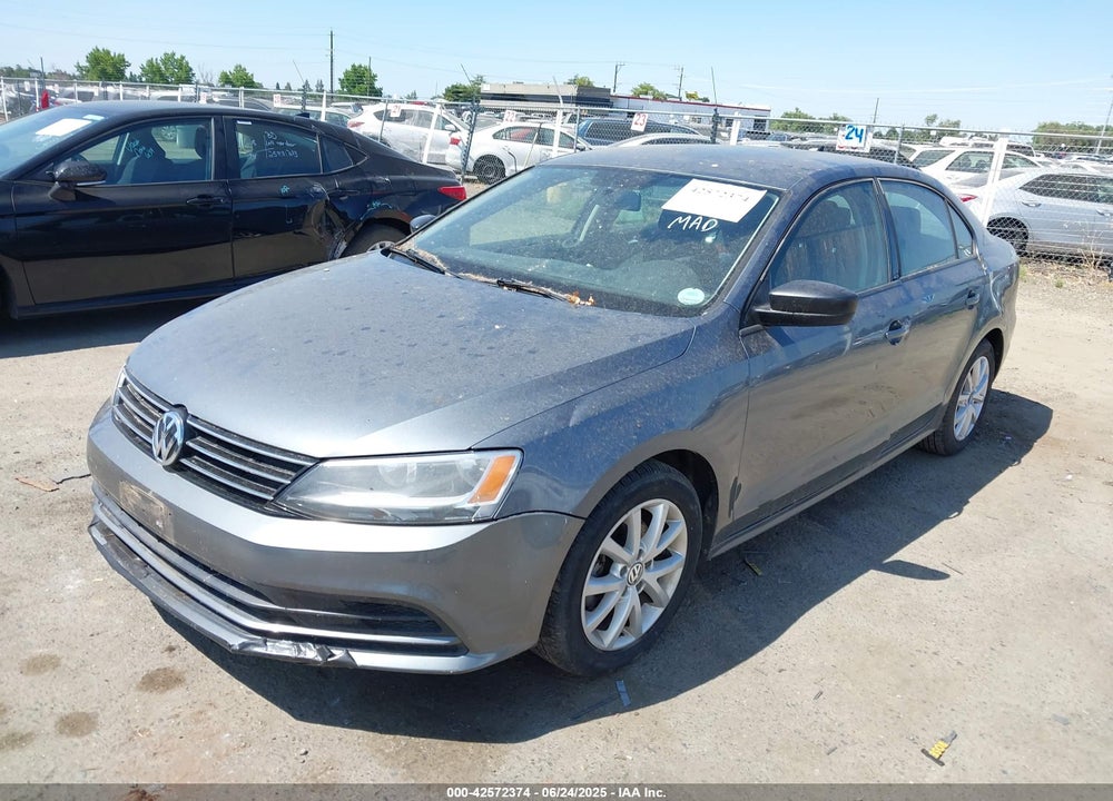 2015 VOLKSWAGEN JETTA 1.8T SE VIN: 3VWD17AJ9FM208976