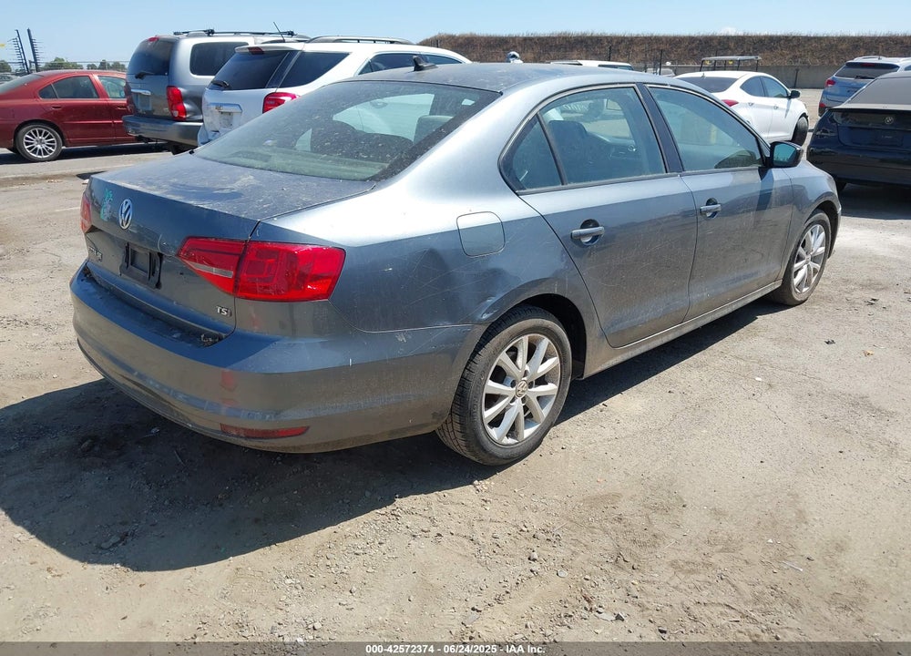 2015 VOLKSWAGEN JETTA 1.8T SE VIN: 3VWD17AJ9FM208976
