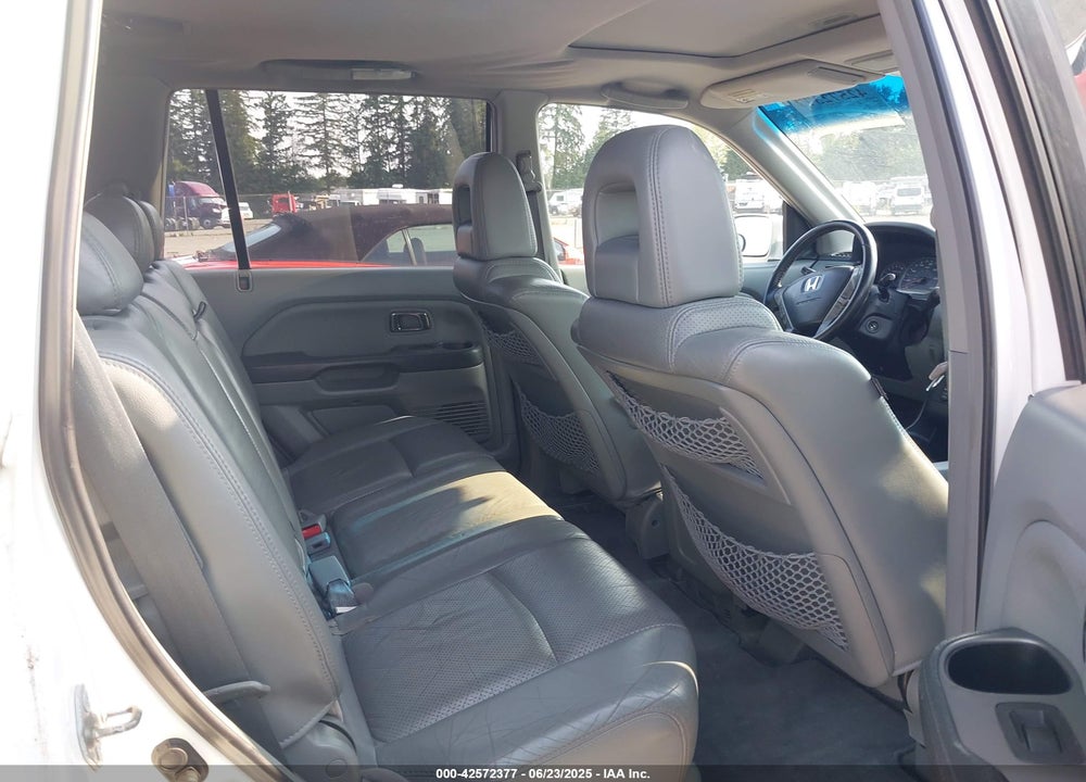 2005 HONDA PILOT VIN: 2HKYF18515H524324