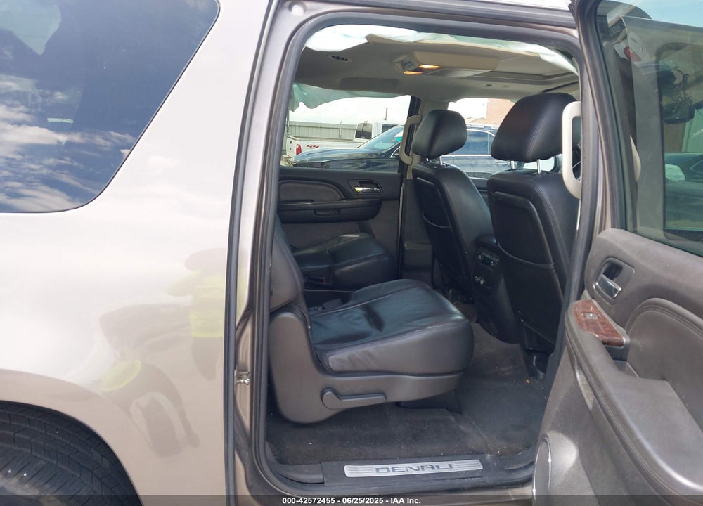 2011 GMC YUKON XL 1500 VIN: 1GKS2MEF6BR361341