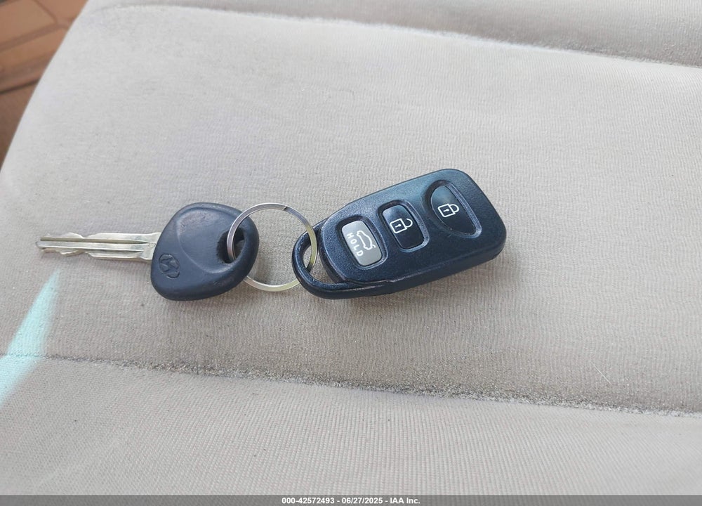 2008 HYUNDAI ELANTRA VIN: KMHDU46D38U371970