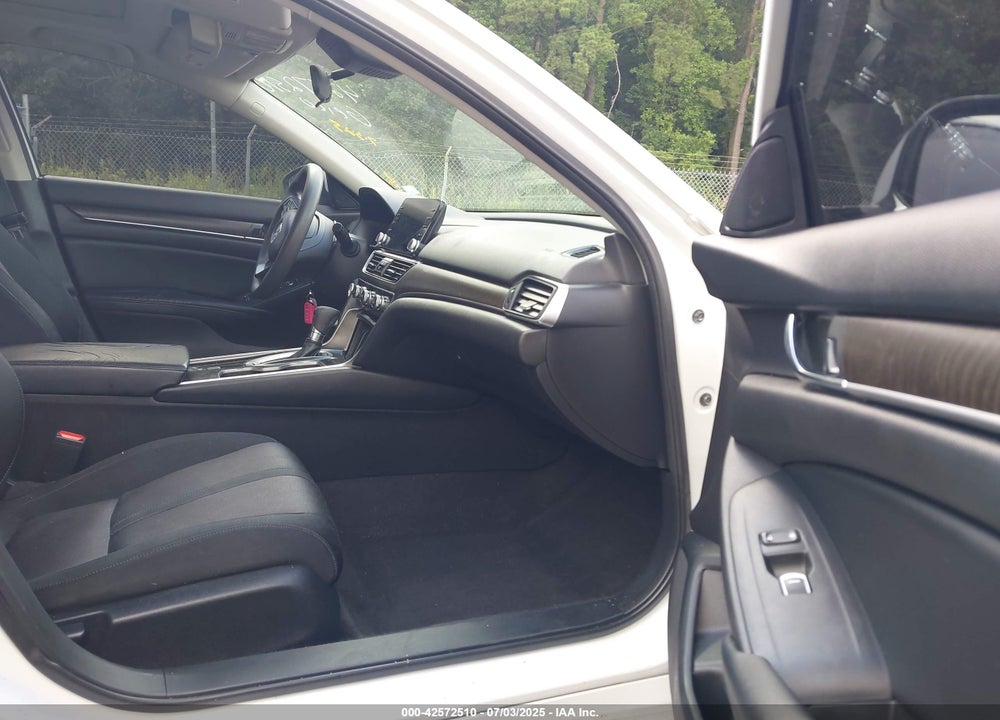 2018 HONDA ACCORD EX VIN: 1HGCV1F40JA048593