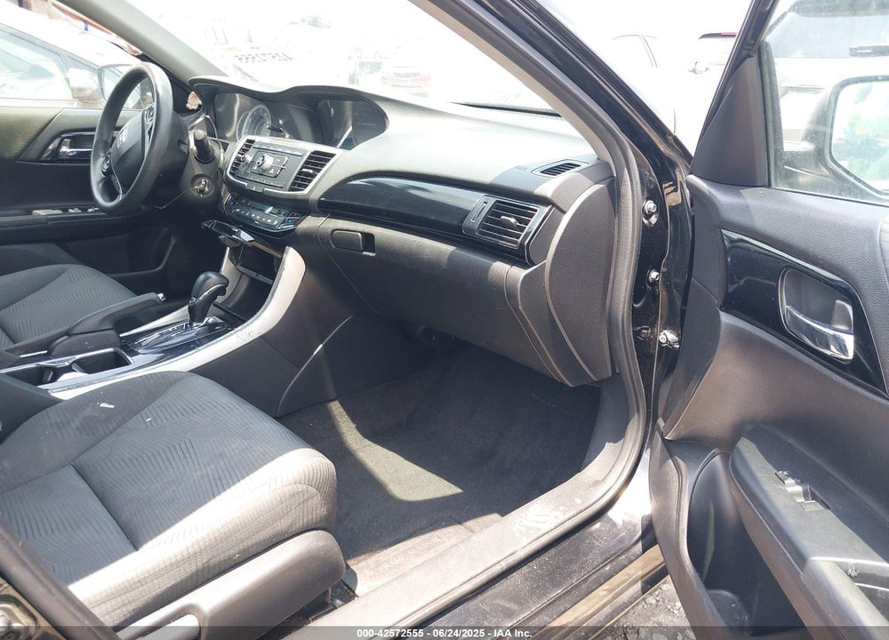 2017 HONDA ACCORD VIN: 1HGCR2F38HA135007