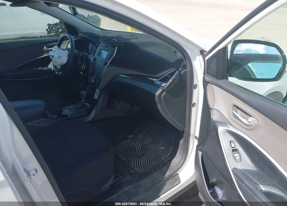 2016 HYUNDAI SANTA FE VIN: KM8SM4HF8GU147288