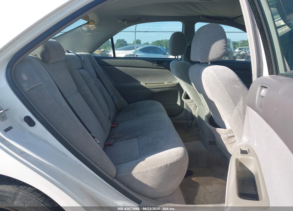 2004 TOYOTA CAMRY LE VIN: 4T1BE32K24U353425