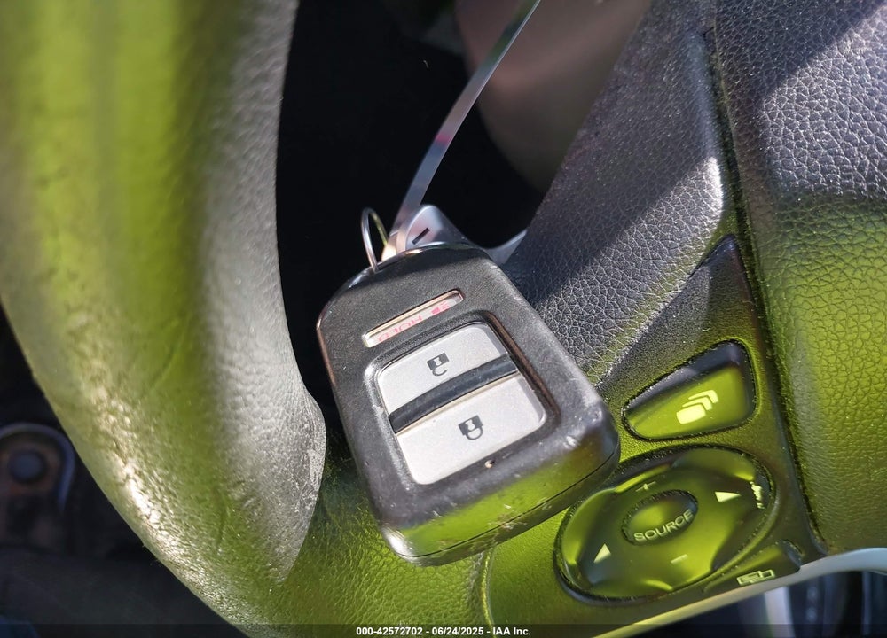 2015 HONDA FIT VIN: 3HGGK5H81FM702738