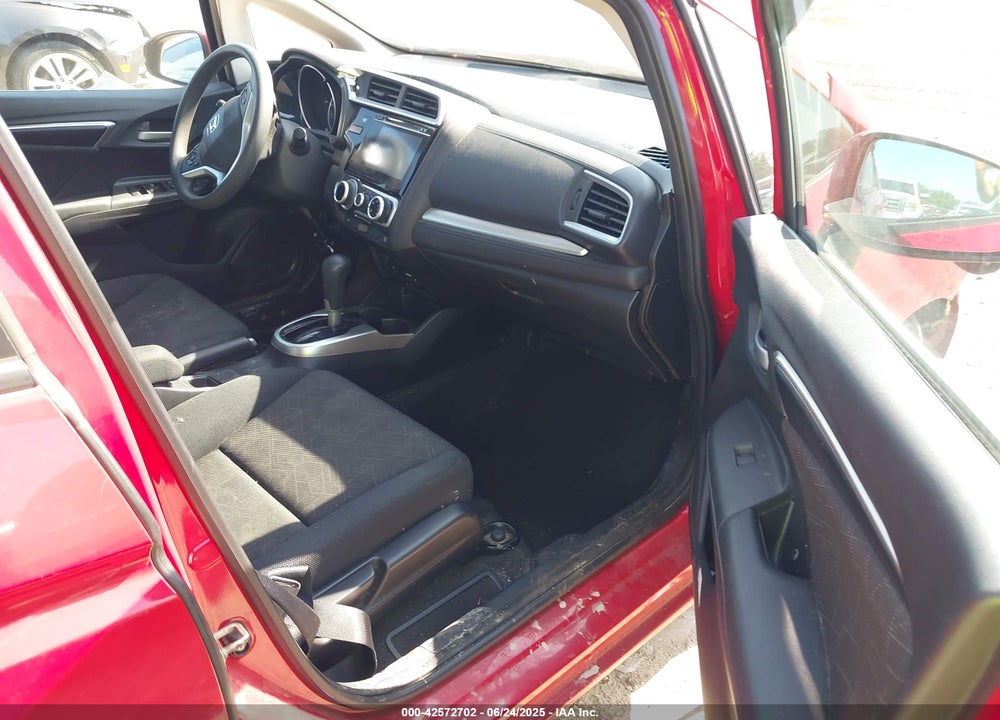 2015 HONDA FIT VIN: 3HGGK5H81FM702738