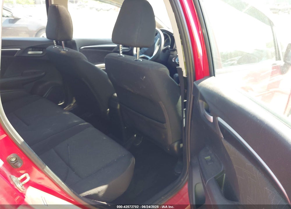 2015 HONDA FIT VIN: 3HGGK5H81FM702738