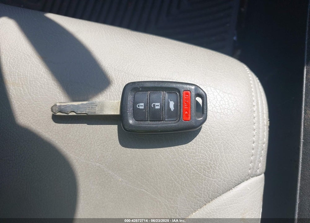 2015 HONDA CR-V LX VIN: 2HKRM3H3YFH500573