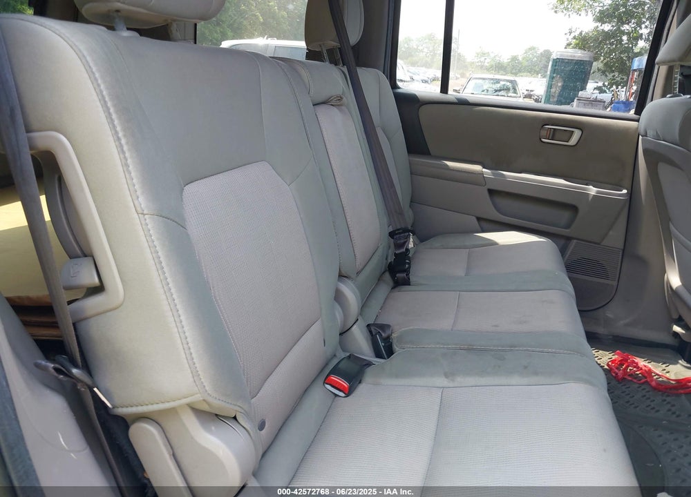 2012 HONDA PILOT EX VIN: 5FNYF4H40CB017922