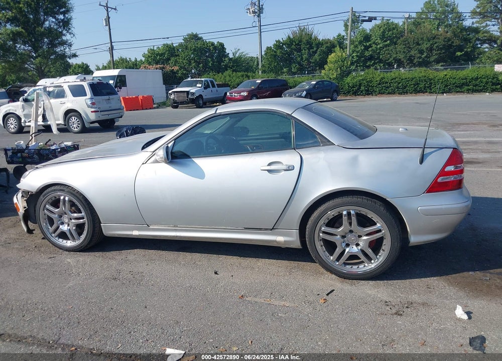 2001 MERCEDES-BENZ SLK 320 VIN: WDBKK65FX1F188655