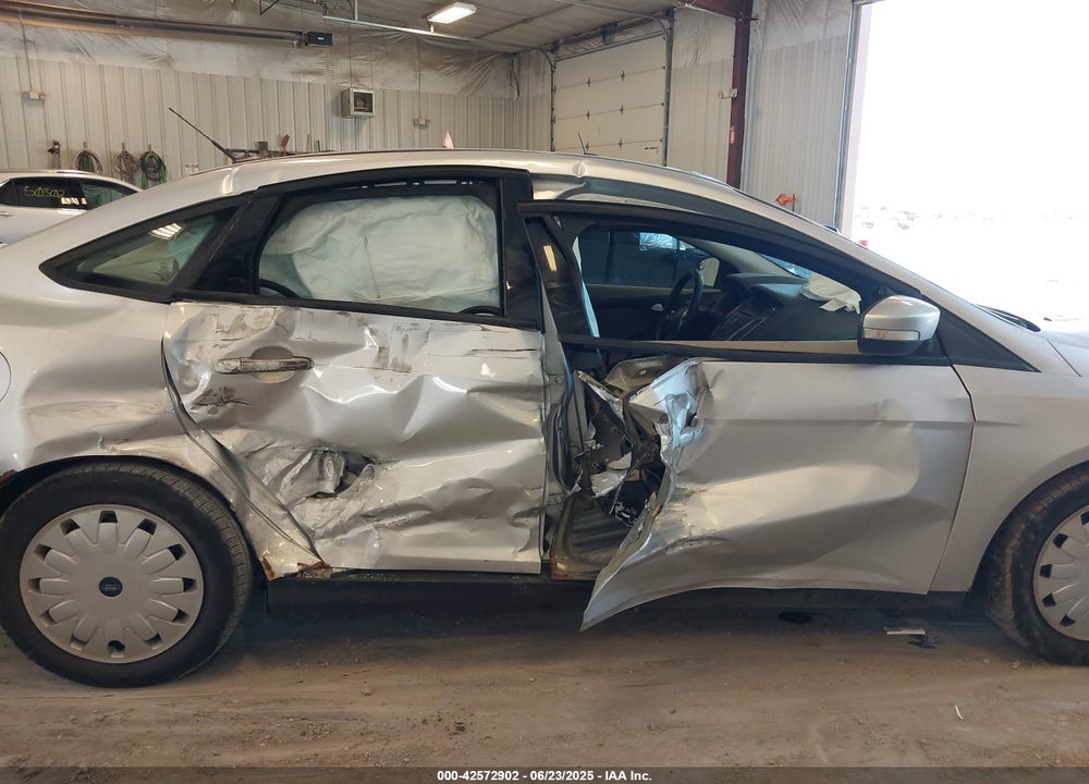 2014 FORD FOCUS VIN: 1FADP3F22EL376296