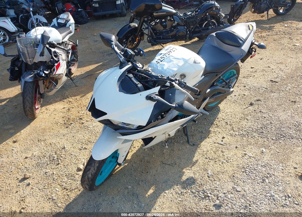 2024 YAMAHA YZFR3 A VIN: MH3RH18YXRK018234