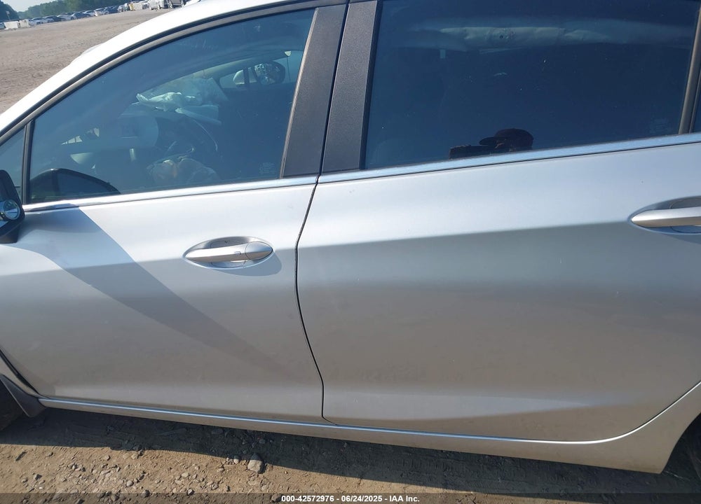 2017 CHEVROLET CRUZE VIN: 1G1BE5SM6H7138175