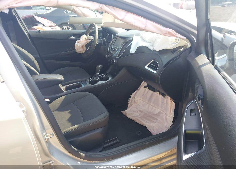 2017 CHEVROLET CRUZE VIN: 1G1BE5SM6H7138175