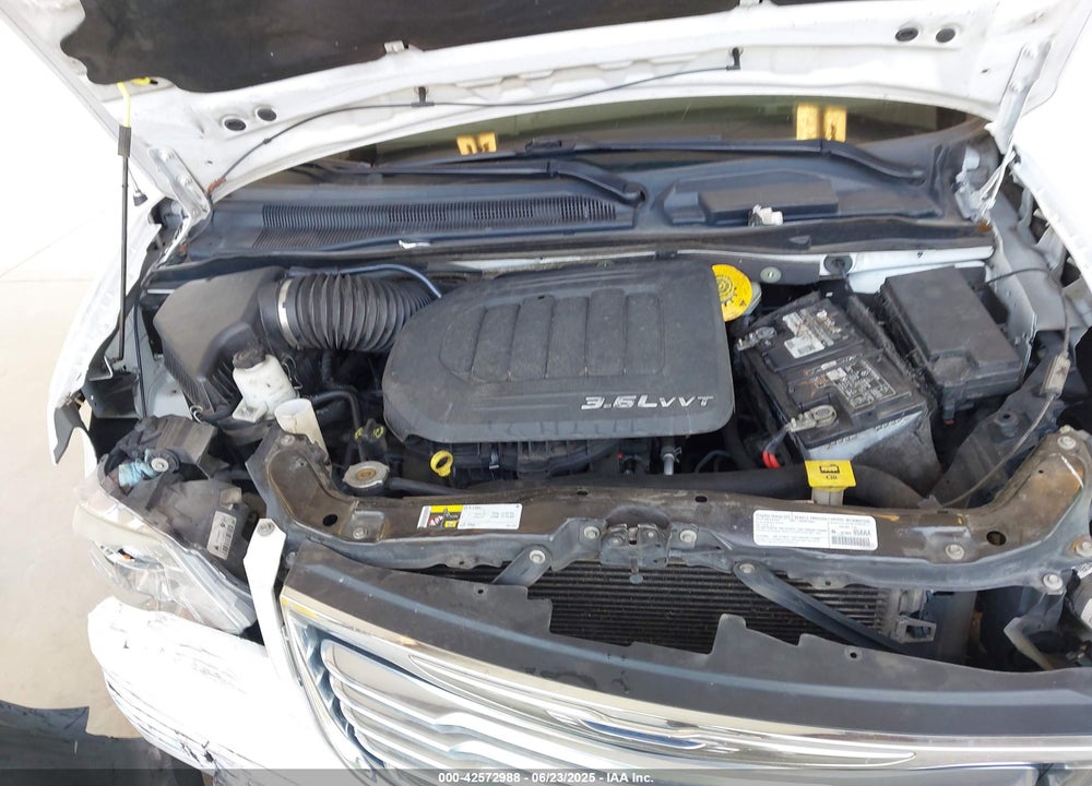 2014 CHRYSLER TOWN & COUNTRY TOURING VIN: 2C4RC1BG5ER124065