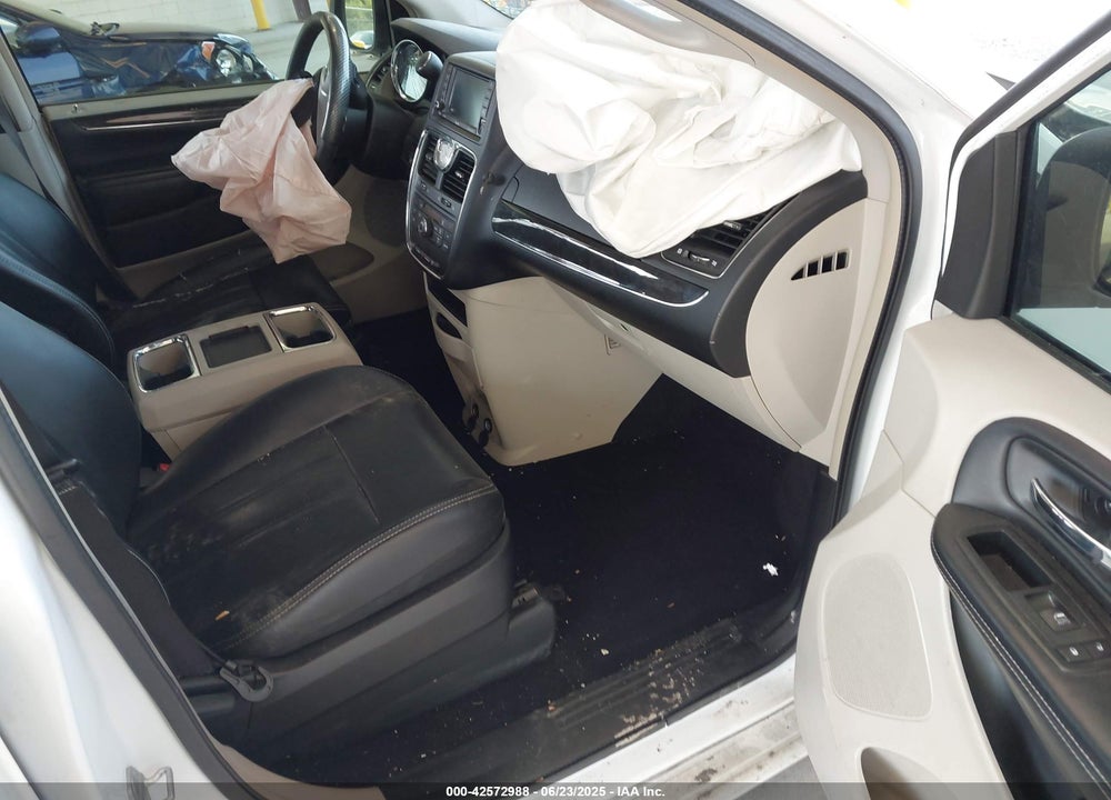 2014 CHRYSLER TOWN & COUNTRY TOURING VIN: 2C4RC1BG5ER124065