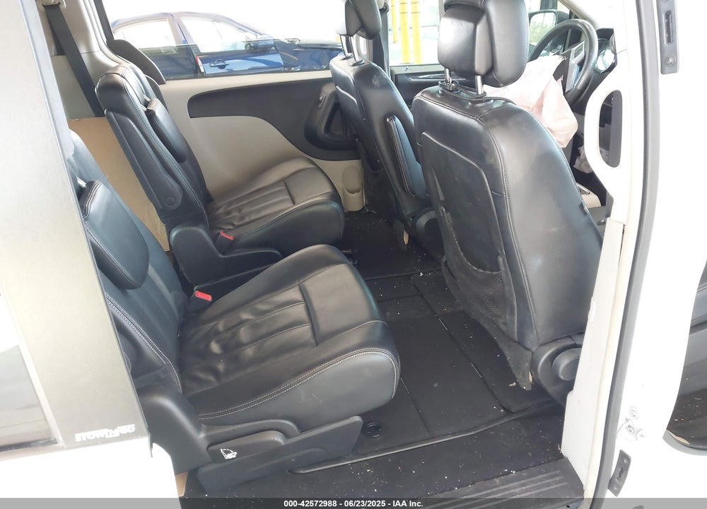 2014 CHRYSLER TOWN & COUNTRY TOURING VIN: 2C4RC1BG5ER124065