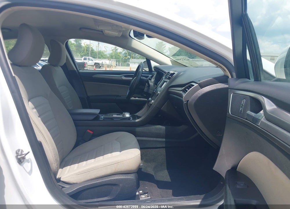 2019 FORD FUSION VIN: 3FA6P0G75KR279916