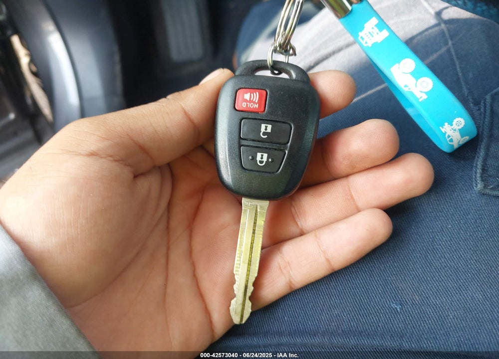 2014 TOYOTA RAV4 VIN: JTMZFREV9E5018084