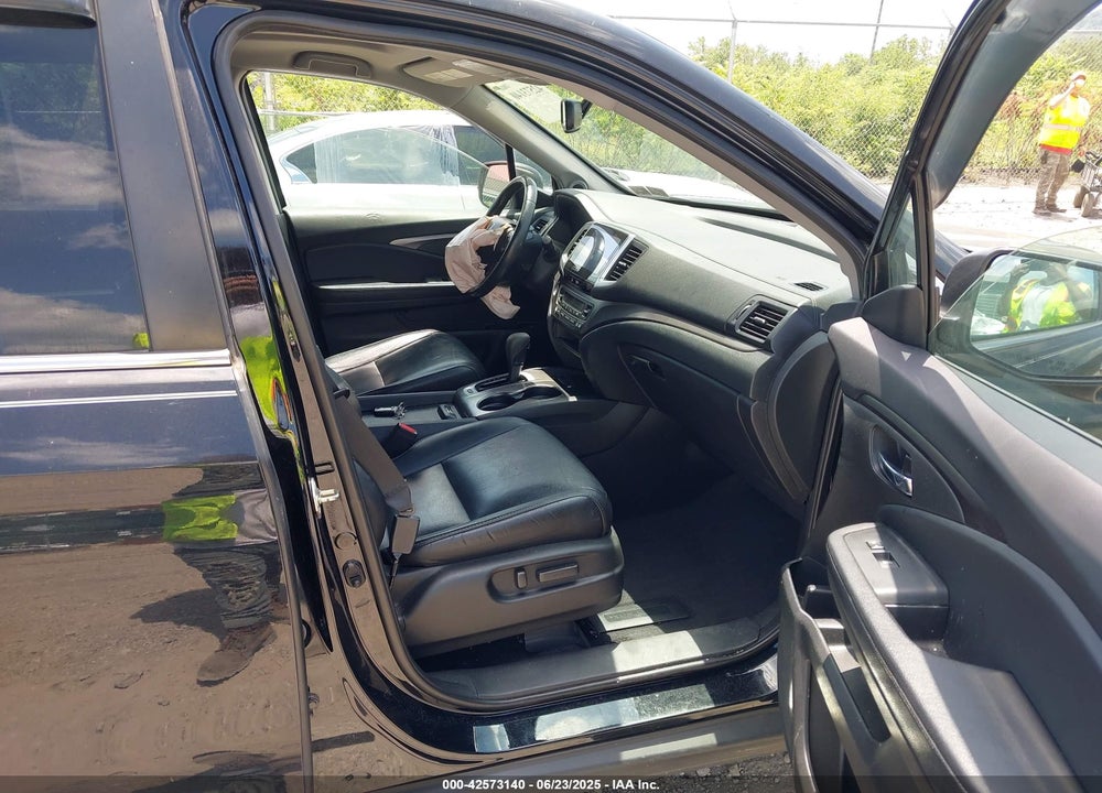 2017 HONDA PILOT EX-L VIN: 5FNYF6H53HB025394