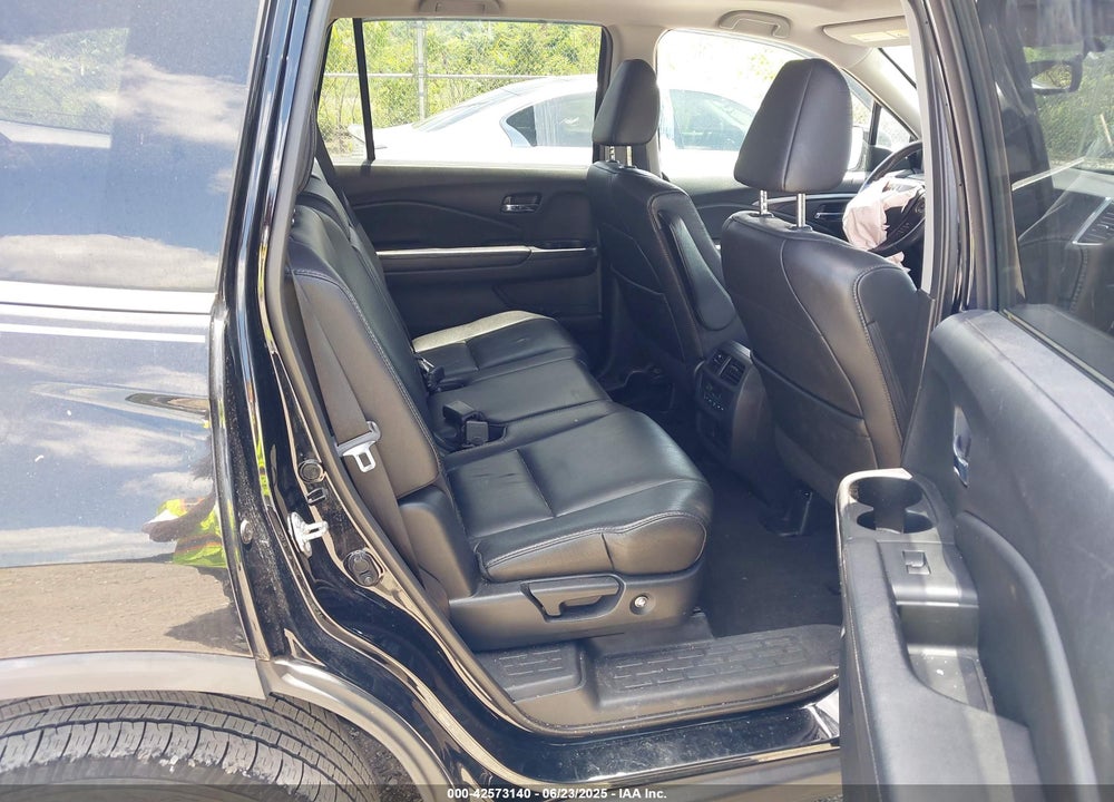 2017 HONDA PILOT EX-L VIN: 5FNYF6H53HB025394