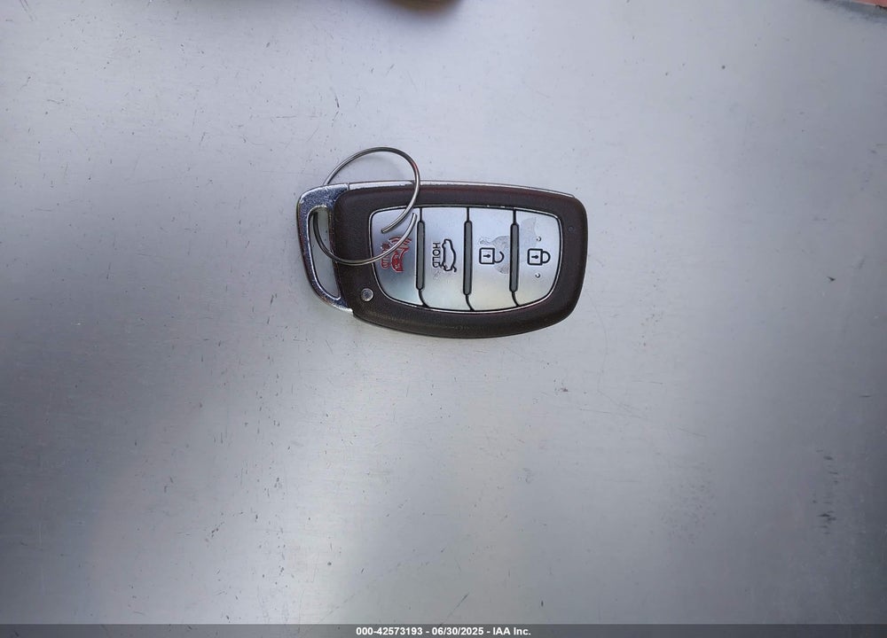 2015 HYUNDAI ELANTRA VIN: KMHDH4AH7FU372681