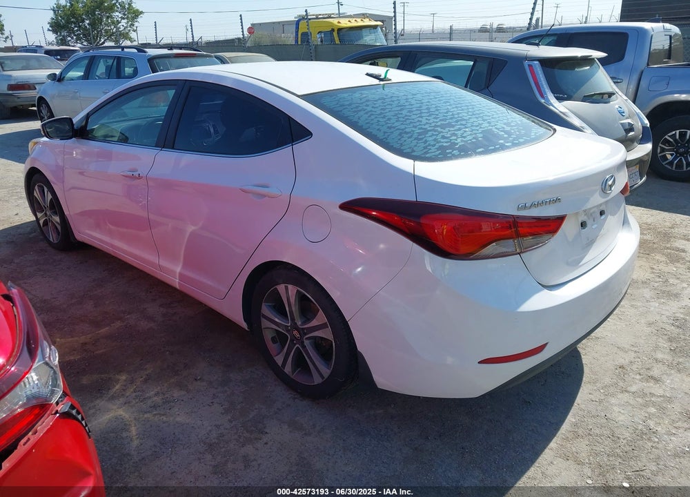 2015 HYUNDAI ELANTRA VIN: KMHDH4AH7FU372681