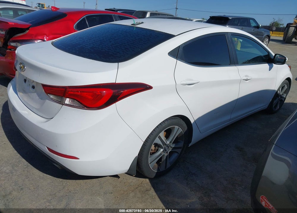 2015 HYUNDAI ELANTRA VIN: KMHDH4AH7FU372681