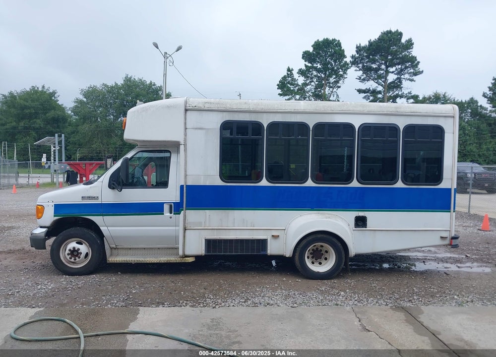 2006 FORD E-350 CUTAWAY VIN: 1FDWE35LX6DA32161
