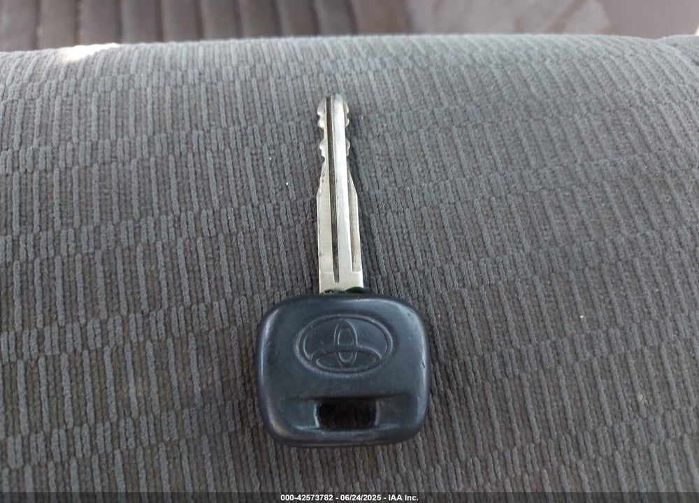 2005 TOYOTA CAMRY LE VIN: 4T1BE30K55U043628