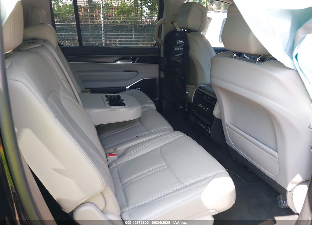 2024 JEEP WAGONEER VIN: 1C4SJUBP5RS126203