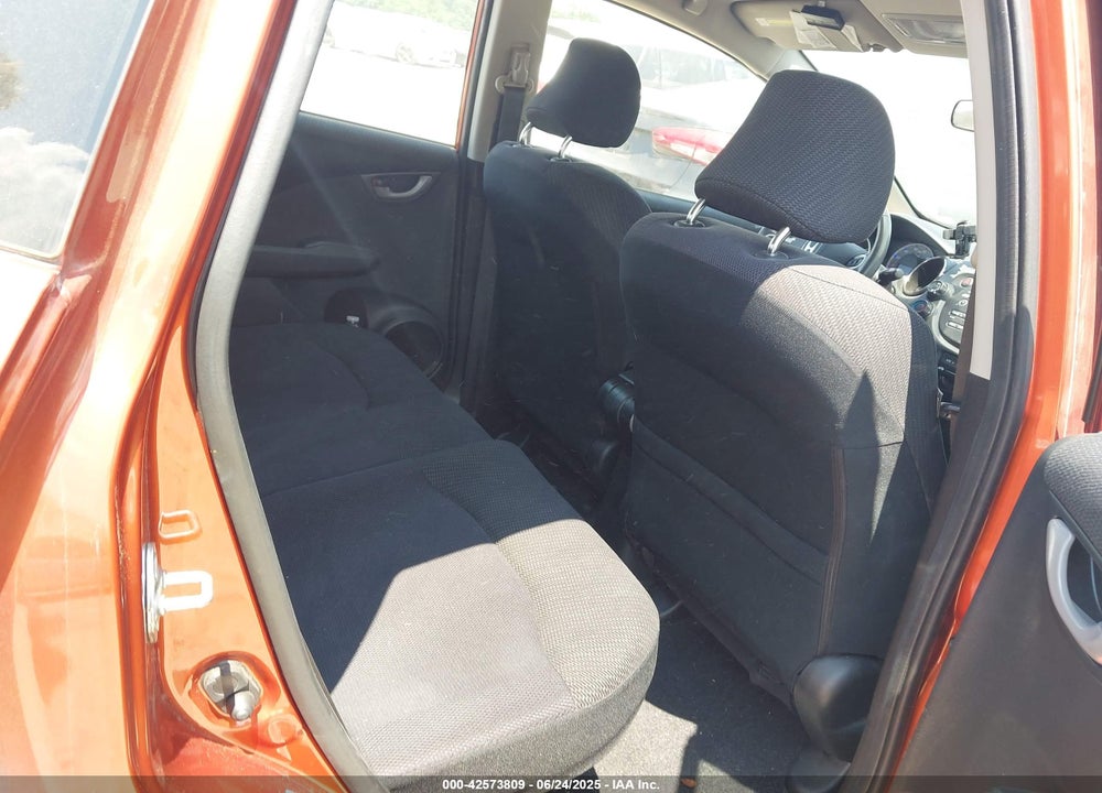 2012 HONDA FIT VIN: JHMGE8H52CC012568