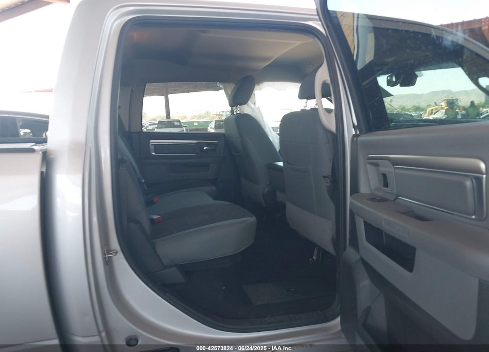 2019 RAM 1500 VIN: 1C6RR6LTXKS563240