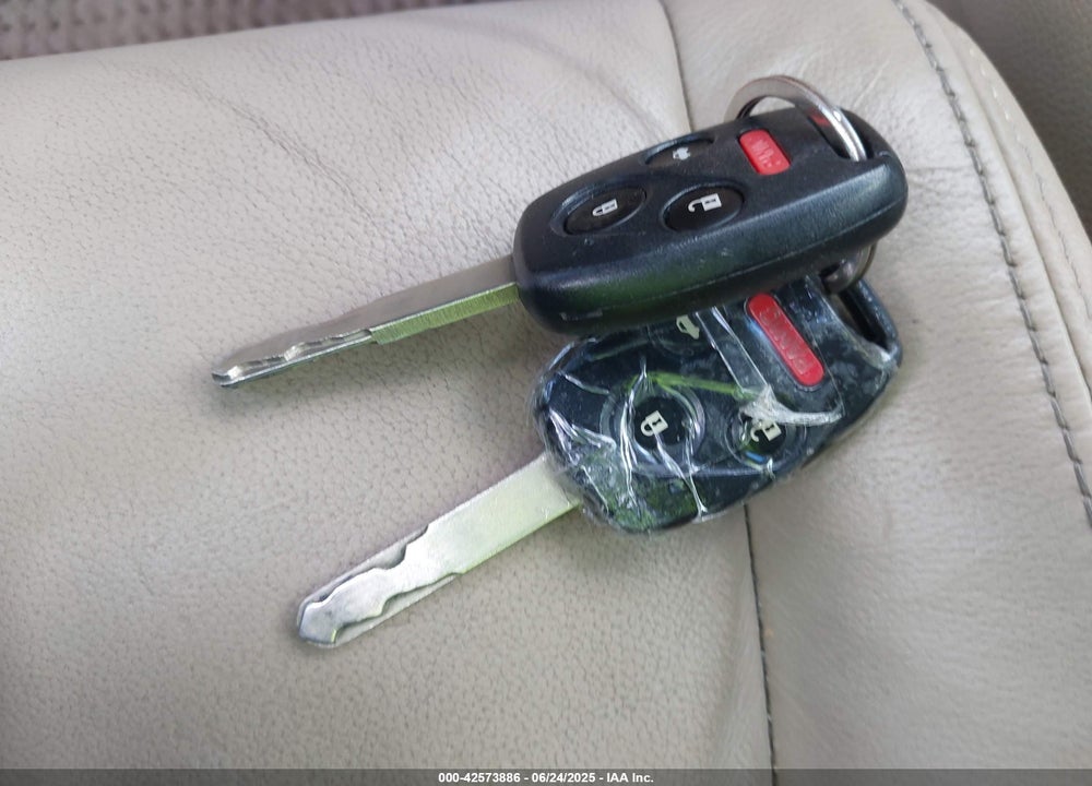 2011 HONDA ACCORD VIN: 1HGCP3F84BA021584