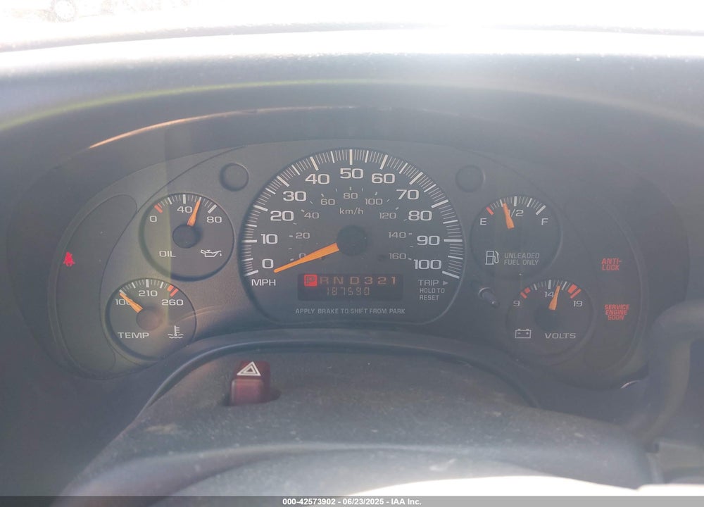 2000 CHEVROLET EXPRESS VIN: 1GCFG15W8Y1222395