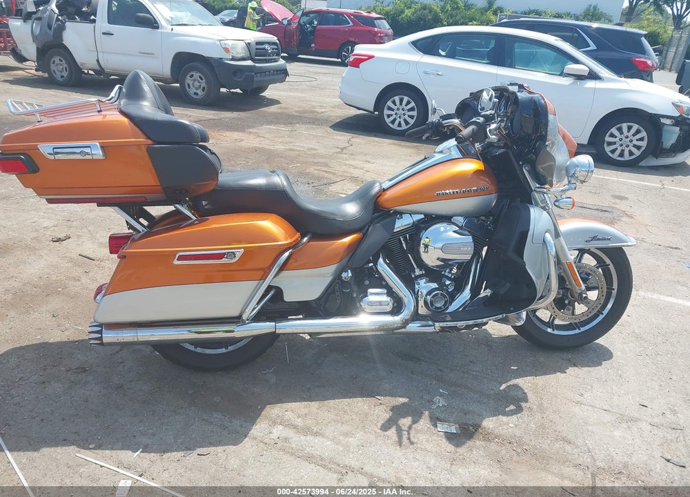 2014 HARLEY-DAVIDSON FLHTK ELECTRA GLIDE ULTRA LTD VIN: 1HD1KEL13EB631643